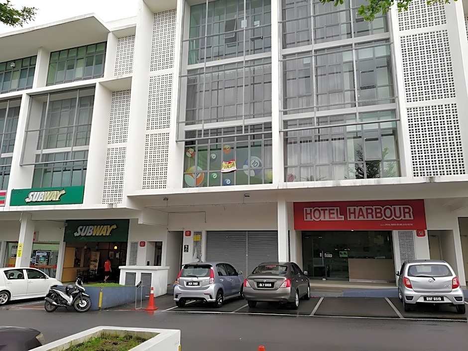 Swing & Pillows @ PJ21 Petaling Jaya