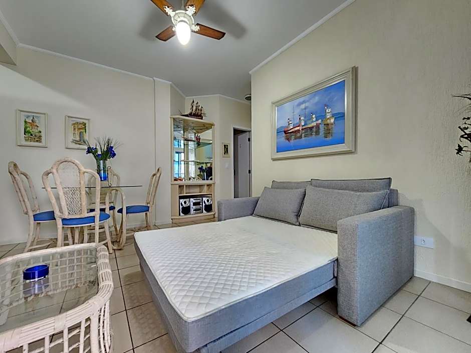 Lindo Flat Capitania Varam , WI FI , 2 aparelhos de ar condicionado , serviço de praia , enorme sacada com vista ao mar e telas de proteção para as crianças , 3 piscinas