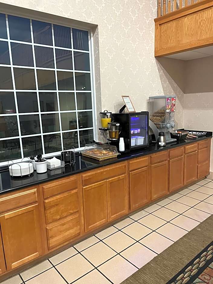 Super 8 by Wyndham Harrisburg Hershey North