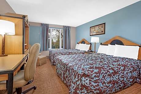 Queen Room with Two Queen Beds - Non-Smoking