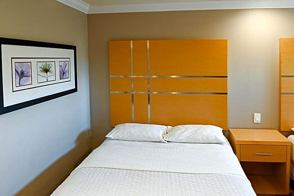 Days Inn by Wyndham San Francisco S/Oyster Point Airport