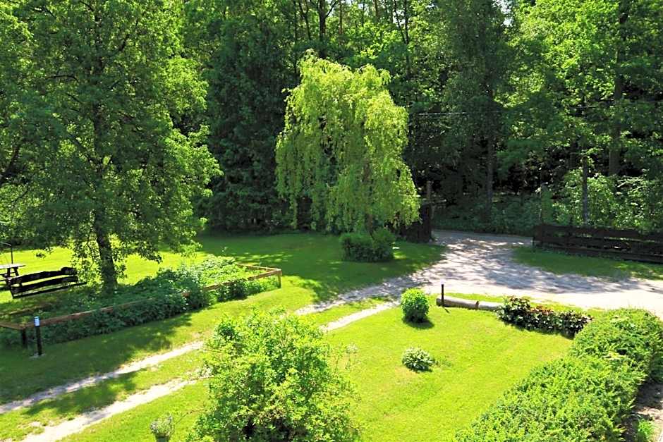 Białowieska Leśniczówka "U Jasia i Małgosi"