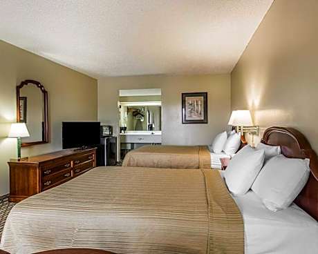 2 Double Beds Smoking