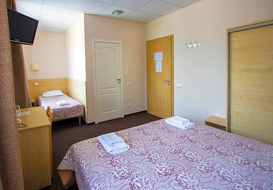 Hotel BEST with FREE PARKING