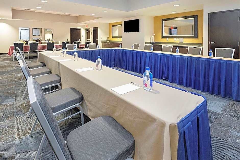 Hampton Inn By Hilton & Suites Morgantown / University Town Centre