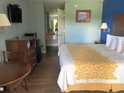 Days Inn by Wyndham Clinton
