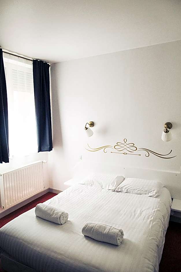 The Old Hotel Ravel Centre