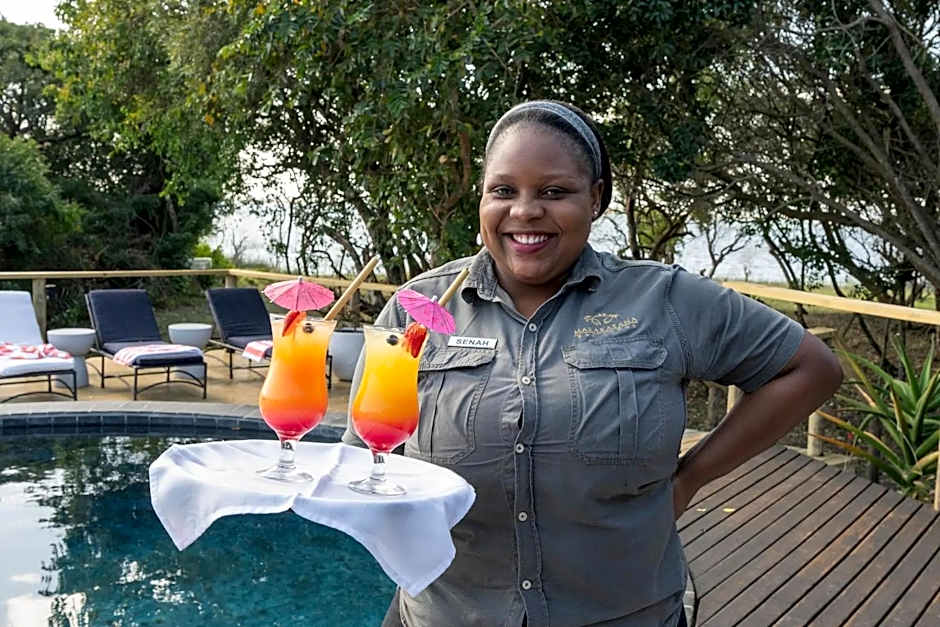 Makakatana Bay Lodge