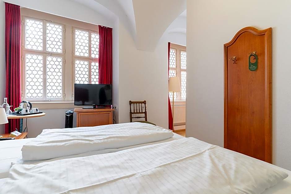 Hotel zum Ritter St Georg - Oldest Residential Building in Heidelberg since 1592