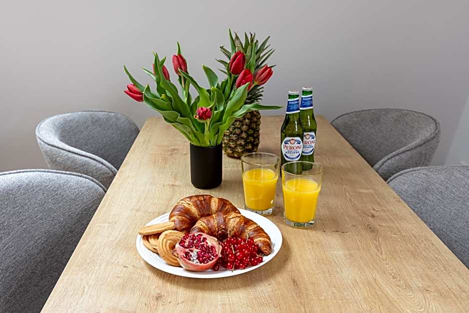 PEAK Aparthotel - Old Town - by CityHost