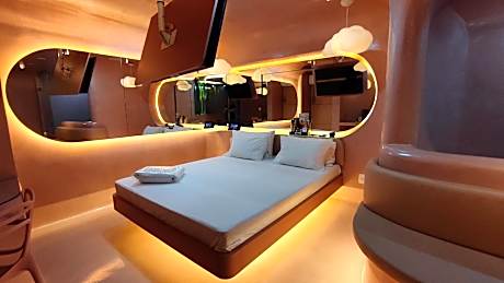 Deluxe Suite with Spa Bath