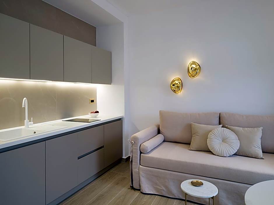 Golden Luxury Suites