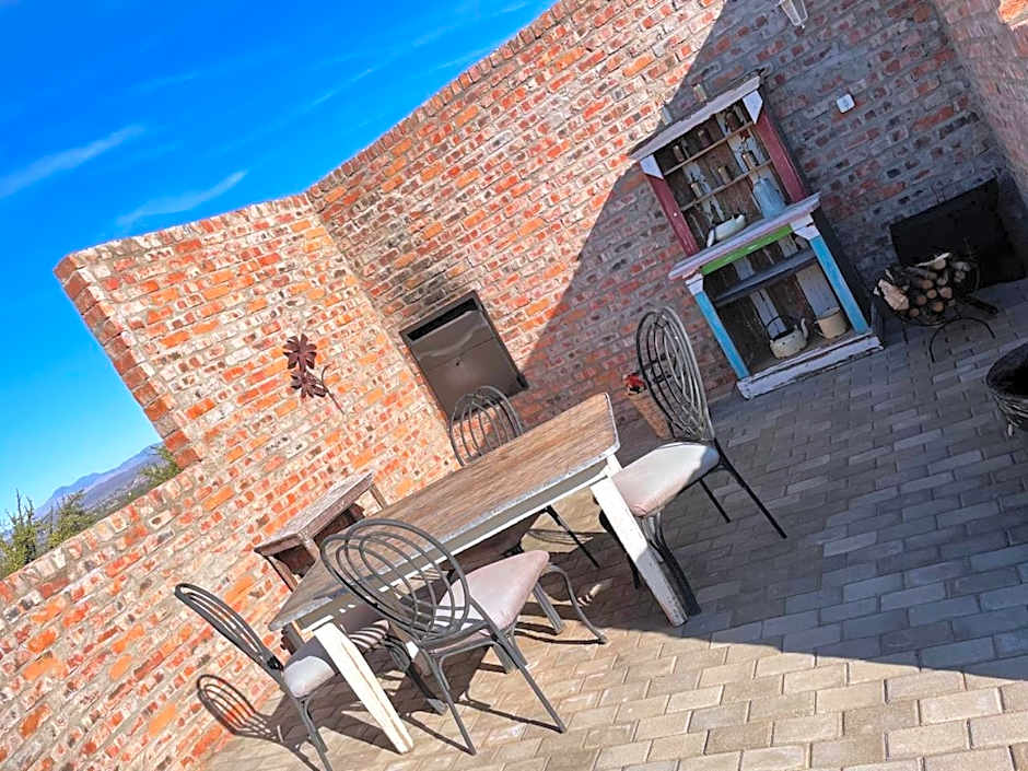 Klein Karoo Game Lodge