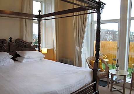 Double Room with Four Poster Bed