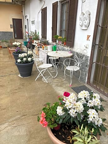 Room Saronno + B&B