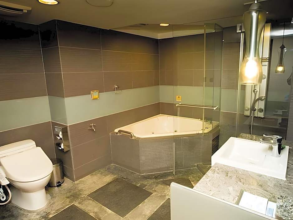 Shin Yuan Celeb Metro Hotel