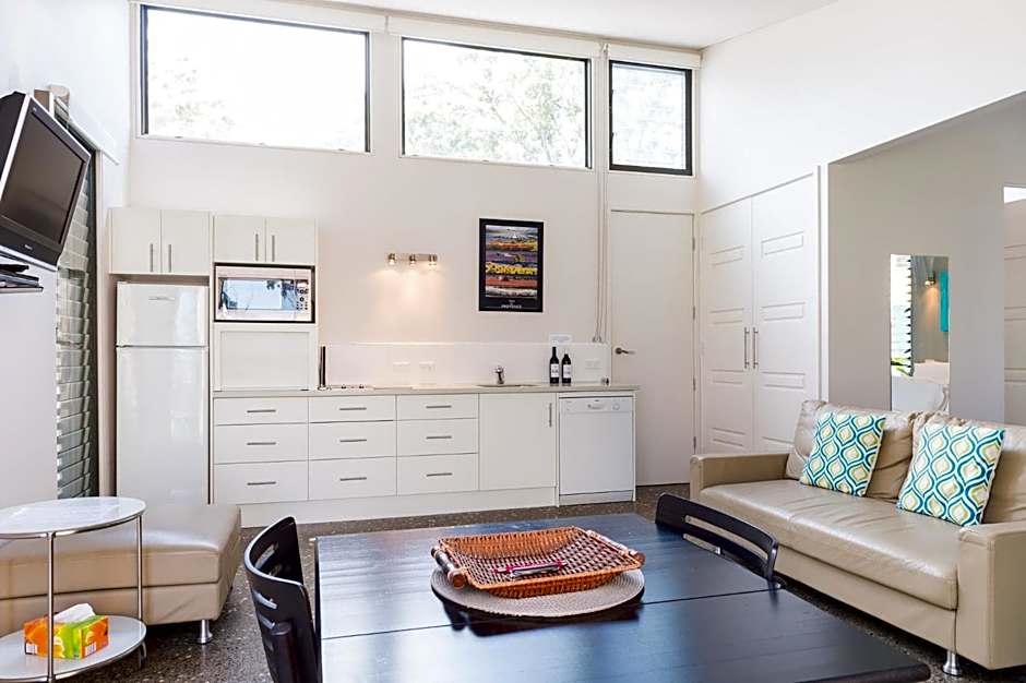 By the Beach B&B Self Contained Apartments