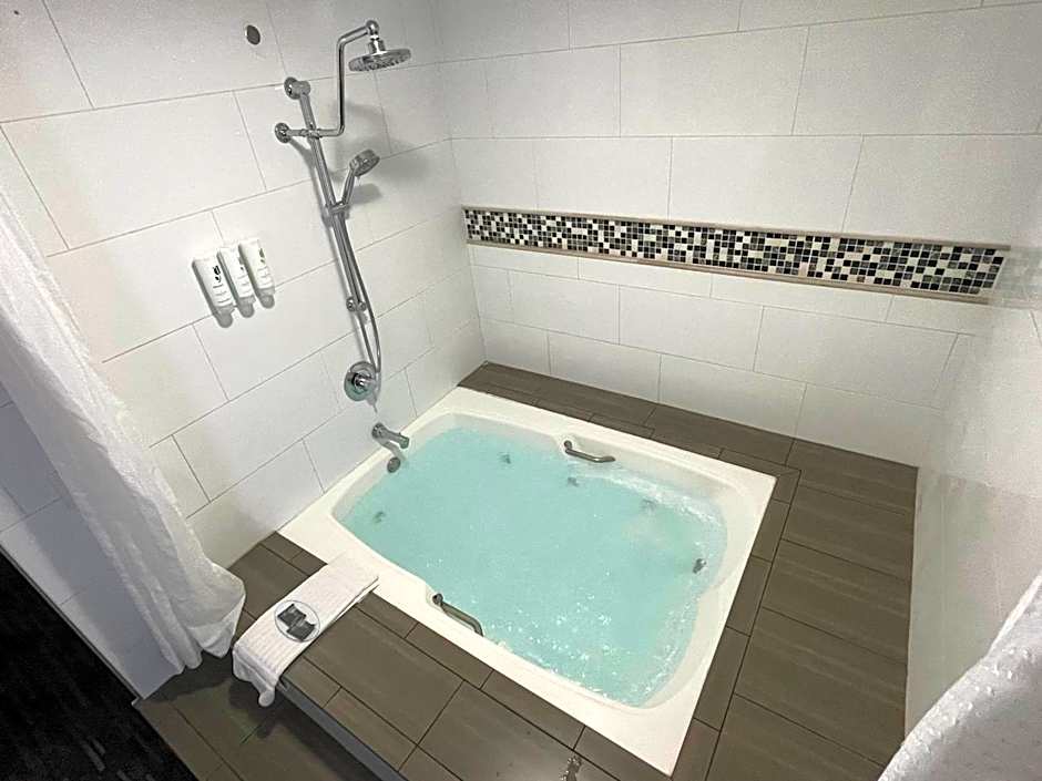 Country Inn & Suites by Radisson, Bakersfield, CA