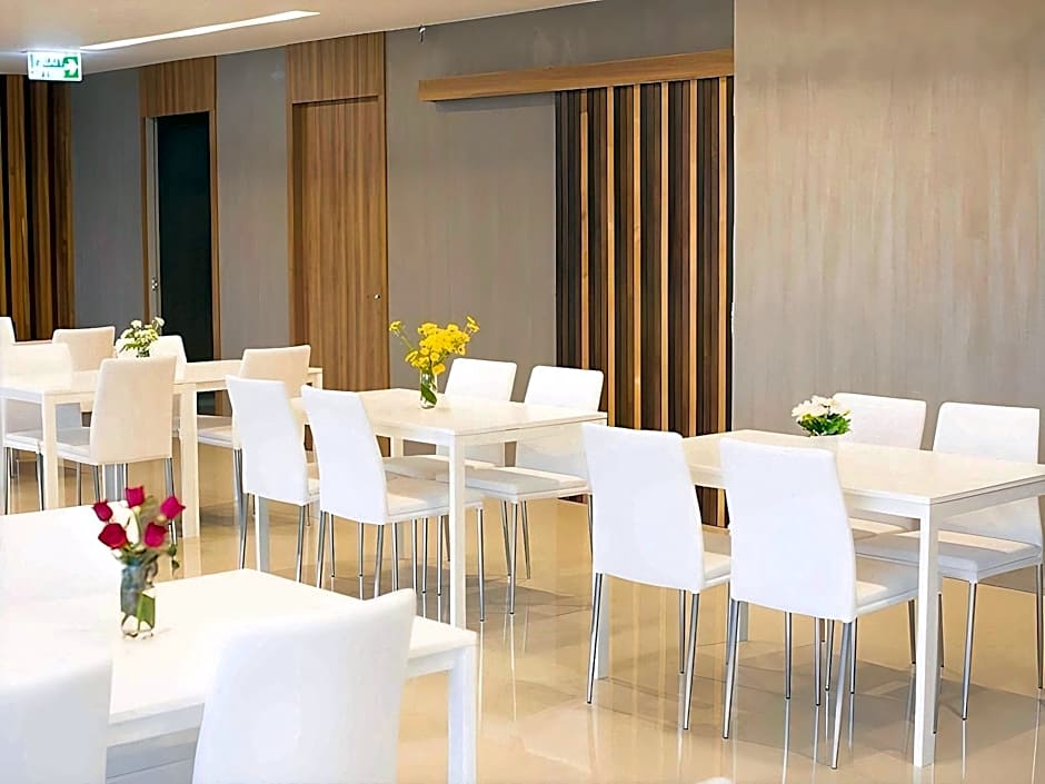 B2 Bangna Premier Hotel