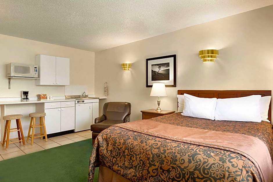 Travelodge by Wyndham Simcoe