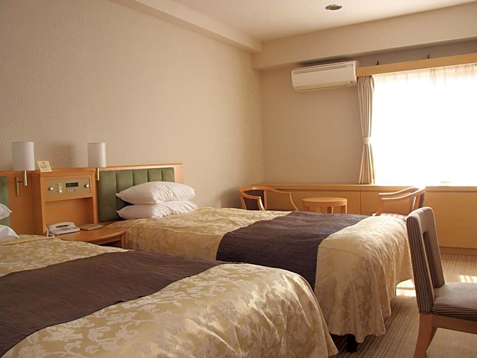 Okazaki New Grand Hotel