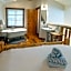 Snow Creek Cabins by Fernie Lodging Co