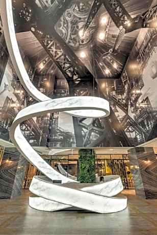 Ningcui Business Trip