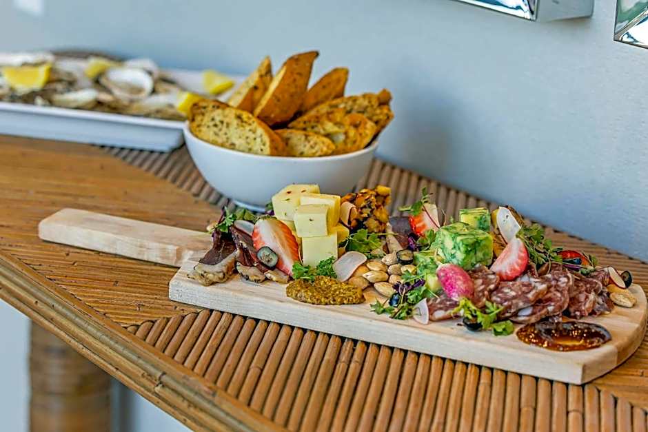 Cambria Hotel Burbank Airport