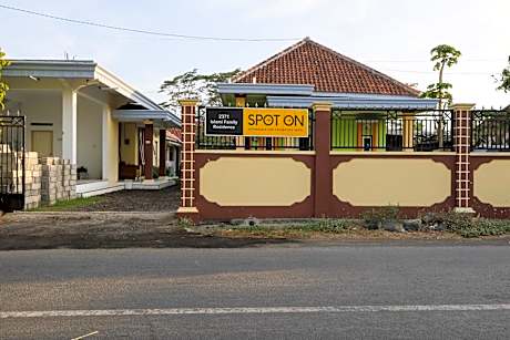 OYO 2371 Islami Family Residence