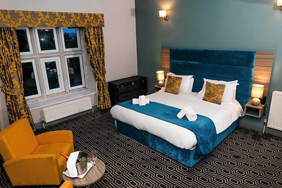 Stonecross Manor Hotel