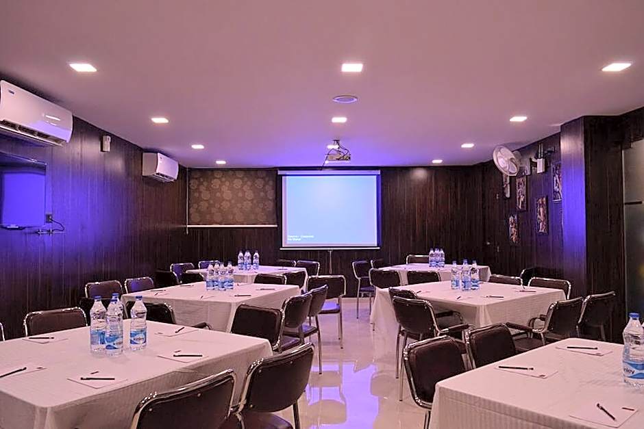 Treebo Orion Sapphire, Beck Bagan