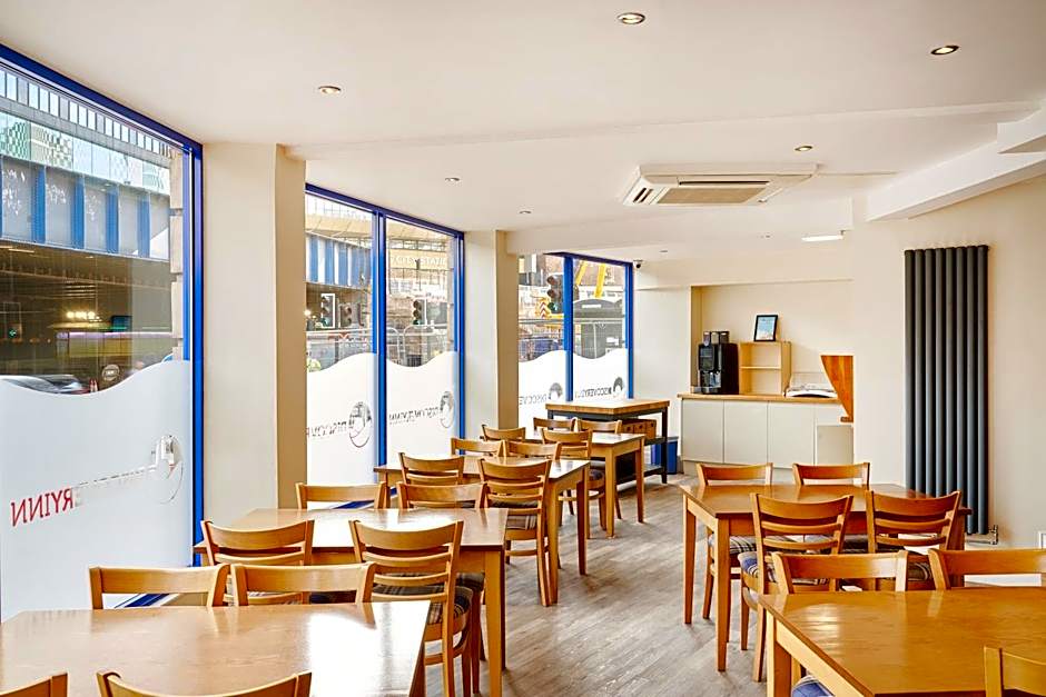 Discovery Inn - Leeds