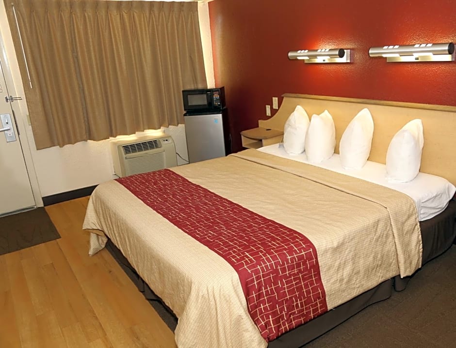Red Roof Inn Enfield