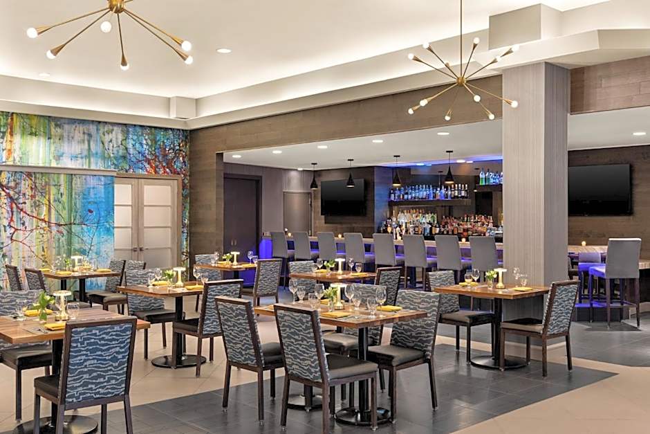 Crowne Plaza Edison By IHG