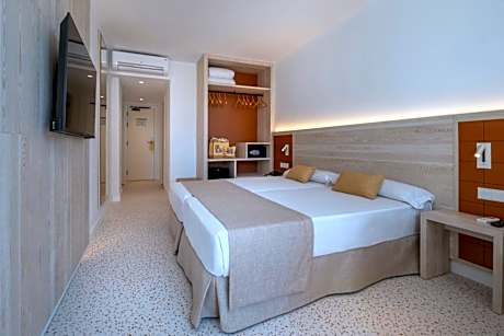 Twin Room with View