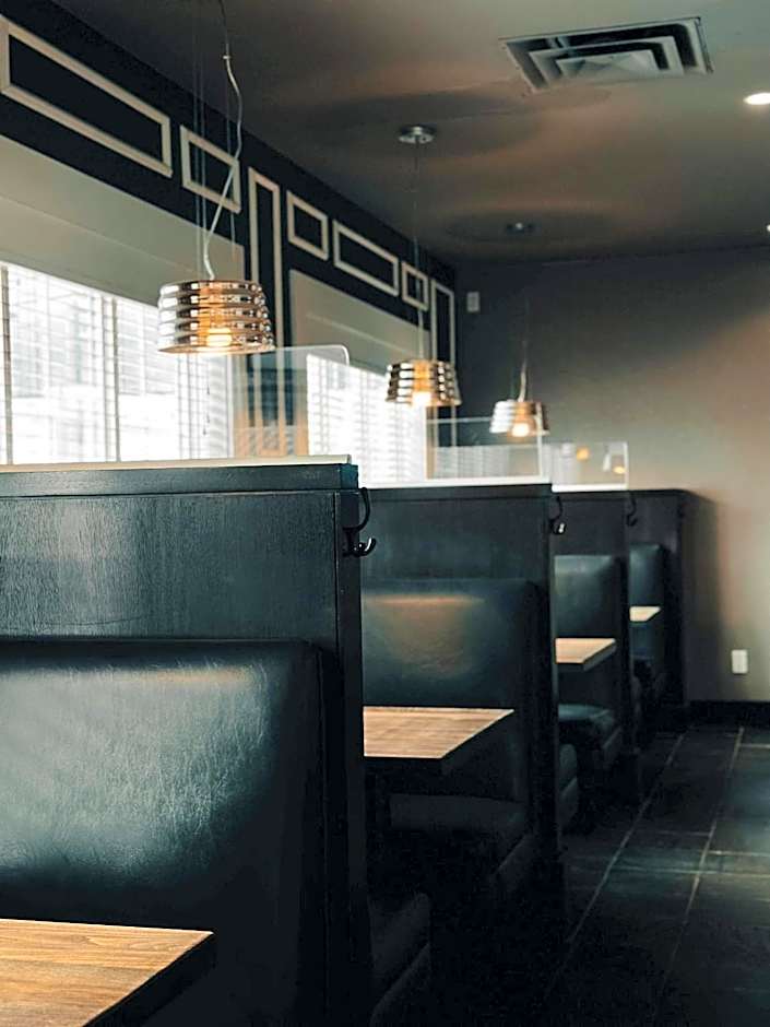 Super 8 by Wyndham Dawson Creek