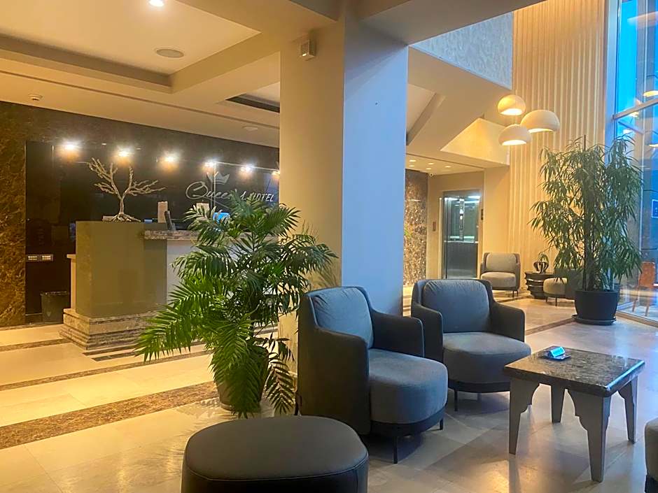 Queen's Hotel - Zebra Centre