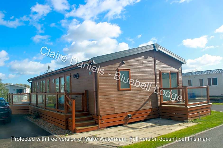 Couples Break Bluebell Luxury Lodge Skegness at Southview with pond view