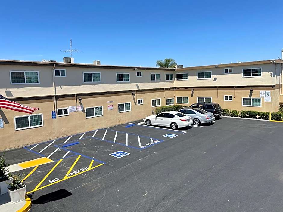 Grand Inn