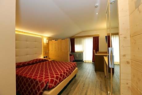 Triple Room with Mountain View