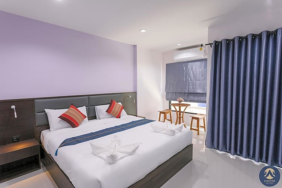 Thepchamrat Boutique Hotel