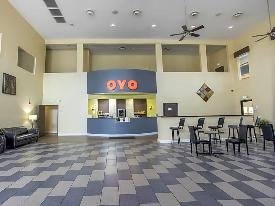 OYO Hotel Knoxville TN Cedar Bluff I-40