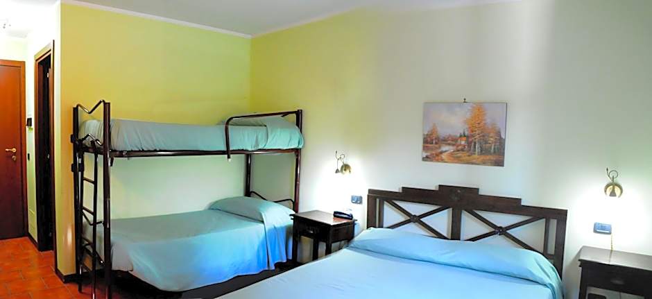 Photo 1 of 4 of Quadruple Room
