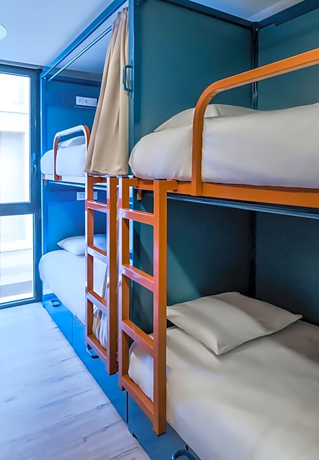 Latroupe Poblenou Beach