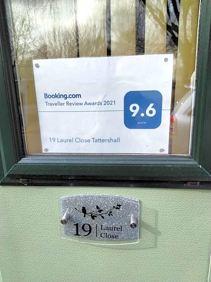 19 Laurel Close Highly recommended 6 berth holiday home with hot tub in prime location