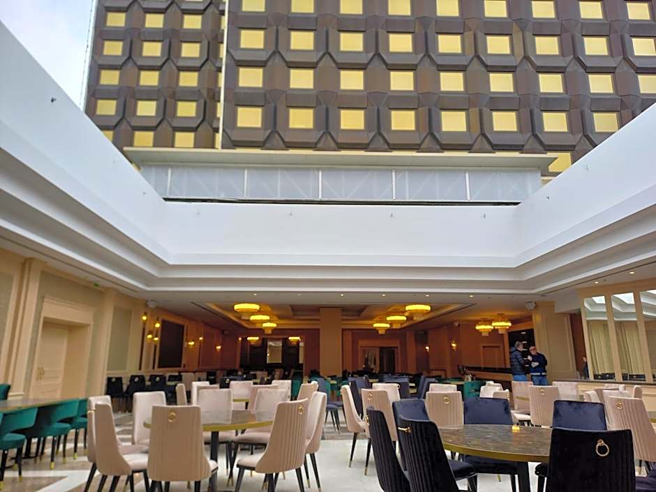 Astoria Grand Hotel