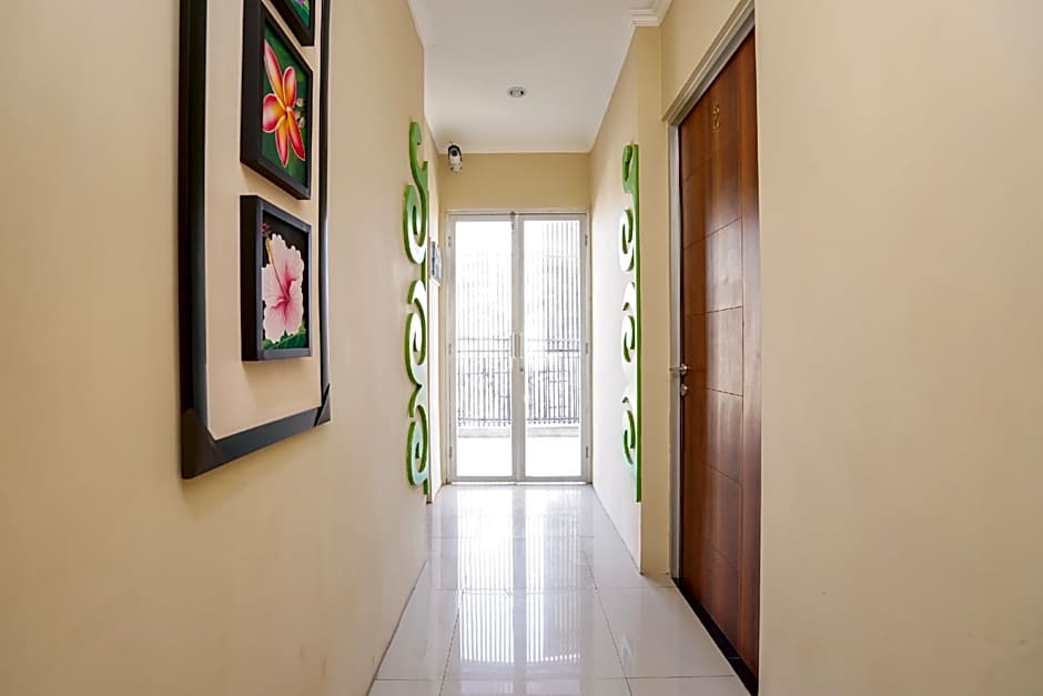 Hotel O Surabaya near Surabaya Town Square formerly Kupang Gunung Residence