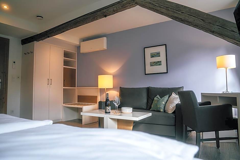 Weinbar & Gästehaus Himmelstoss