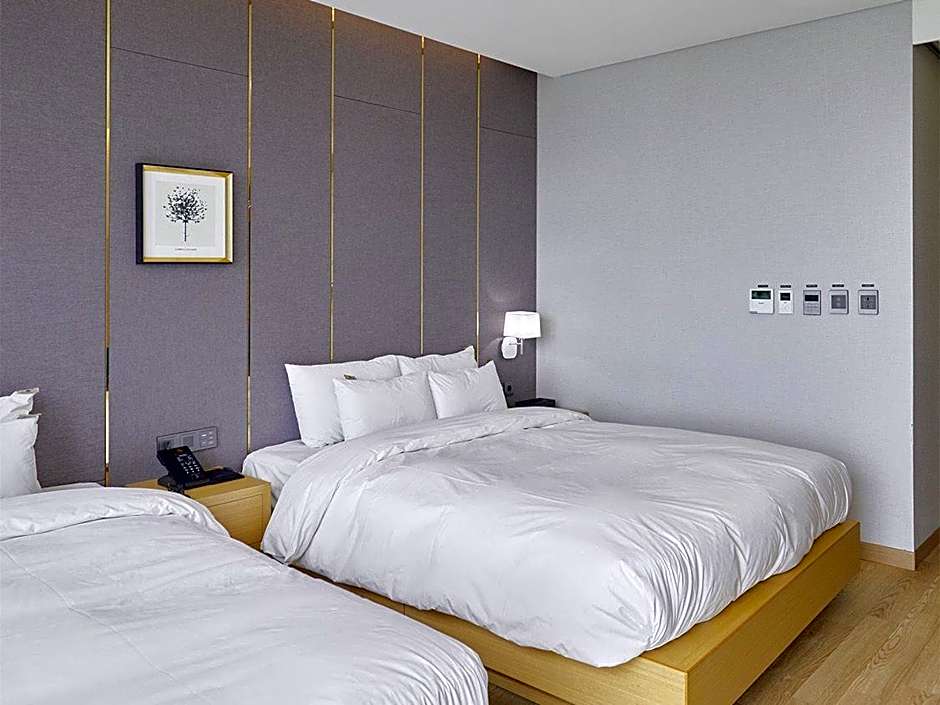 CS Hotel