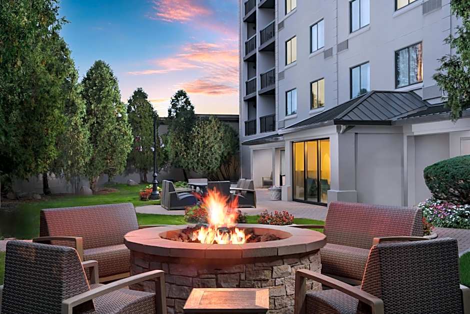 Courtyard by Marriott Chicago Midway Airport